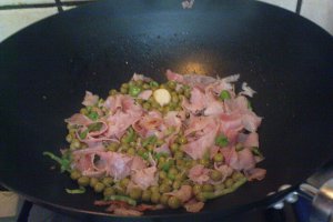 Spaghetti cu mazare si prosciutto cotto