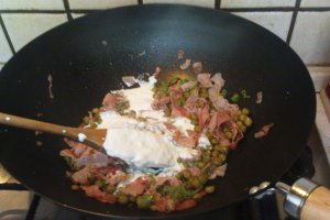 Spaghetti cu mazare si prosciutto cotto