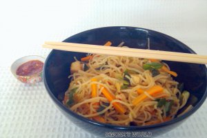 Noodles cu pui