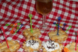Mini tarte cu branza