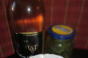 Ficatei de pui cu sos de vin si cus-cus