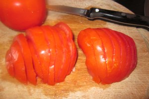 Ciocanele de pui cu dovlecei, vinete si rosii