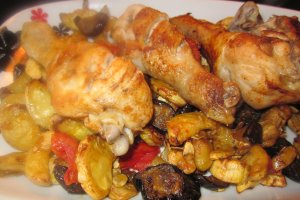 Ciocanele de pui cu dovlecei, vinete si rosii
