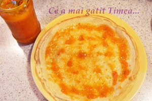 Clatite cu gem de caise si ciocolata