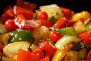 Salata de ardei copti cu usturoi