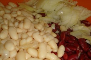 Salata de fasole colorata