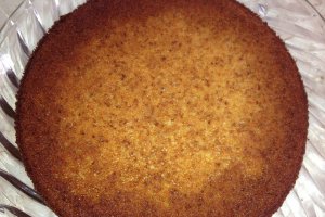 Tort cu migdale, vanilie si fructe