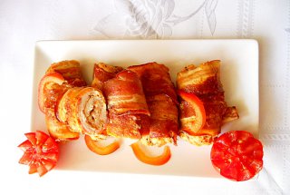 Rulouri  de pui în bacon