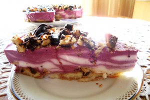 Desert cu iaurt şi mure