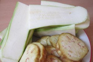 Vinete si dovlecei pane