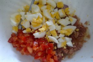 Salata de paste cu ou si simmenthal