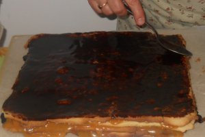 Dobos cu crema caramel