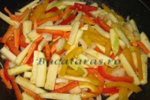 Pui cu legume- mancare chinezeasca