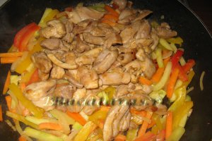 Pui cu legume- mancare chinezeasca