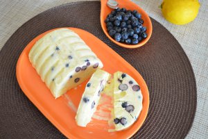 Inghetata cu lemon curd si afine