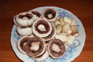 Ciuperci umplute