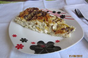 Placinta invartita cu urda, branza de oi si marar