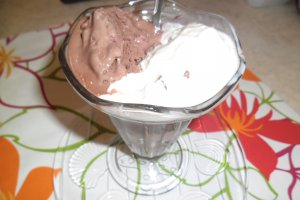 Inghetata din iaurt natural si pulpa de fructe