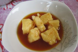 Gris cu lapte cu sirop caramel