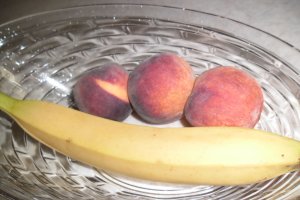 Cocktail din iaurt natural cu pulpa de fructe pentru mic dejun