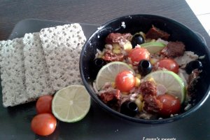 Salata de ton cu lime si legume
