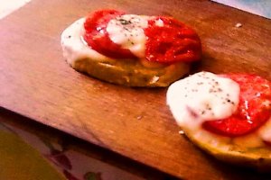 Cartofi la cuptor cu rosii si mozzarella