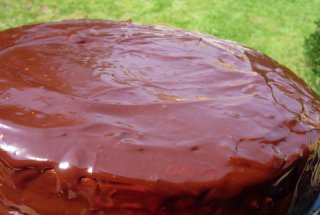 Tort glazurat de ciocolata