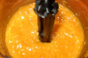 Crema de caise cu branza de vaci si merisoare