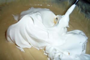 Prajitura cu crema de vanilie si cafea