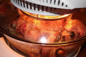Pui in sos de soia cu ierburi aromate, cartofi si ciuperci