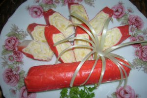 Gustare festiva din cascaval cu surimi (3)