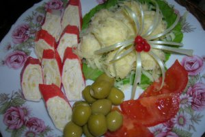 Gustare festiva din cascaval cu surimi (3)