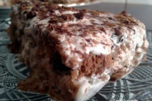 Tort cu nuca, stafide si whisky