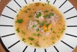 Ciorba de perisoare cu lapte si tarhon