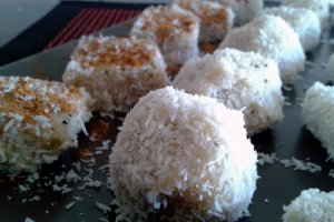 Prajiturele din gris cu nuca de cocos