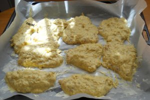 Snitele de pui in crusta de cartofi la cuptor
