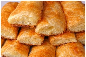 Placinta in foi cu brinza de vaci reteta spornica si delicioasa