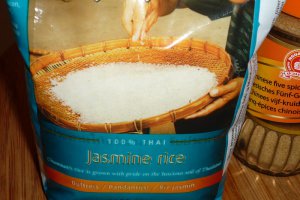 Pachetele de primavara cu sos de chilli