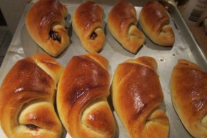 Cornuri aromate cu gem si nuca sau branza