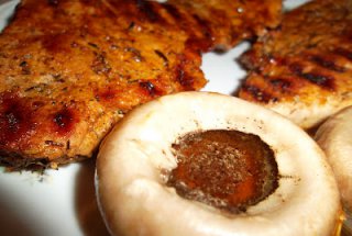 Carne de porc si ciuperci la grill