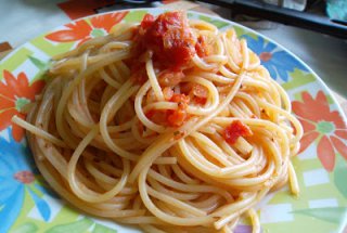 Spaghete cu sos de rosii