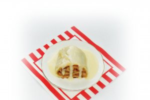 Strudel vienez cu mere si sos de vanilie