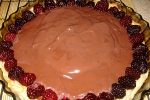 Tarta cu budinca si fructe