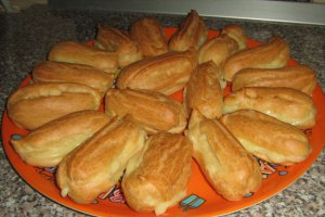 Eclere cu budinca de vanilie