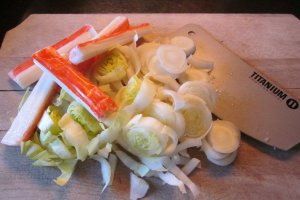 Salata din andive, surimi si maioneza