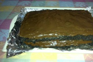 Prajitura dacquise cu mac si fructe