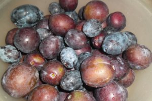 Tarta cu prune si crema de nuci