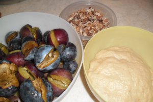 Tarta cu prune si crema de nuci