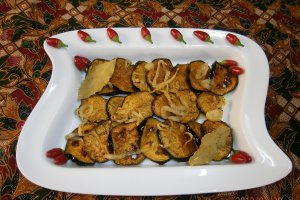 Fried brinjal-Vinete calite (reteta sri lankeza)
