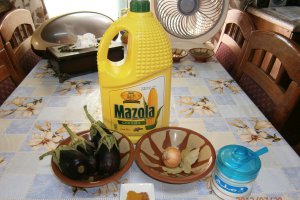 Fried brinjal-Vinete calite (reteta sri lankeza)